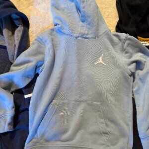 NIKE Light Blue Sweatshirt with Jordan Slam Dunking - Size 5-6